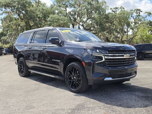 Used 2022 Chevrolet Suburban LT AWD/4WD image 7