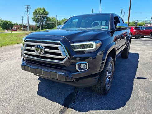 Used 2020 Toyota Tacoma Limited AWD/4WD image 5