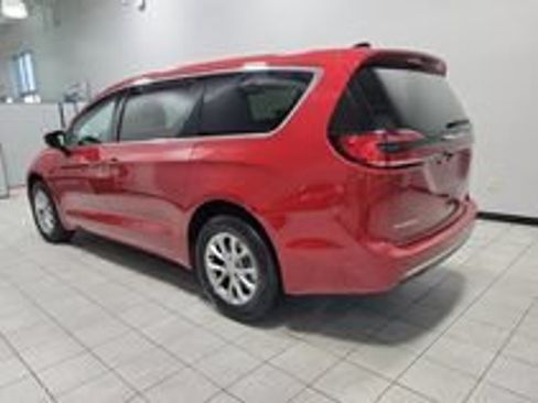 New 2026 Chrysler Pacifica Select FWD image 6