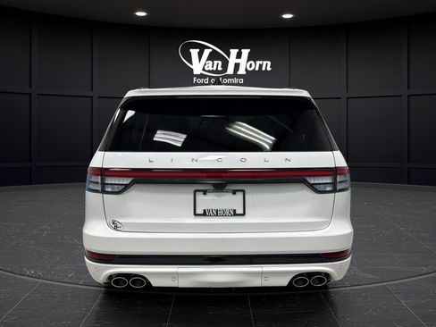 Used 2025 Lincoln Aviator Reserve w/ Equipment Group 201A AWD/4WD image 6