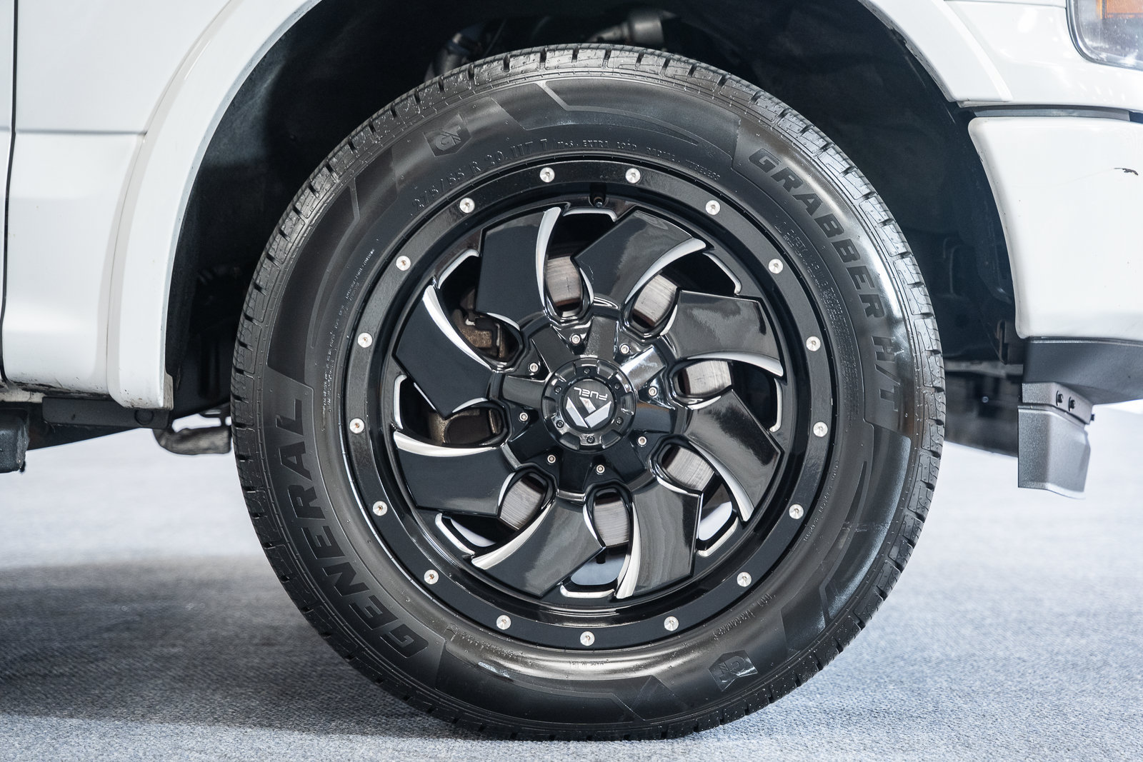Used 2019 Ford F150 XLT w/ Equipment Group 302A Luxury AWD/4WD image 17