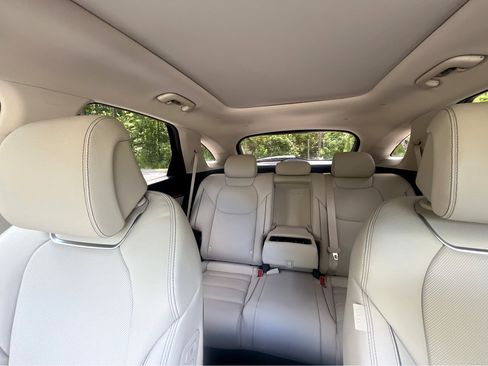 New 2026 Genesis GV70 2.5T Advanced image 5