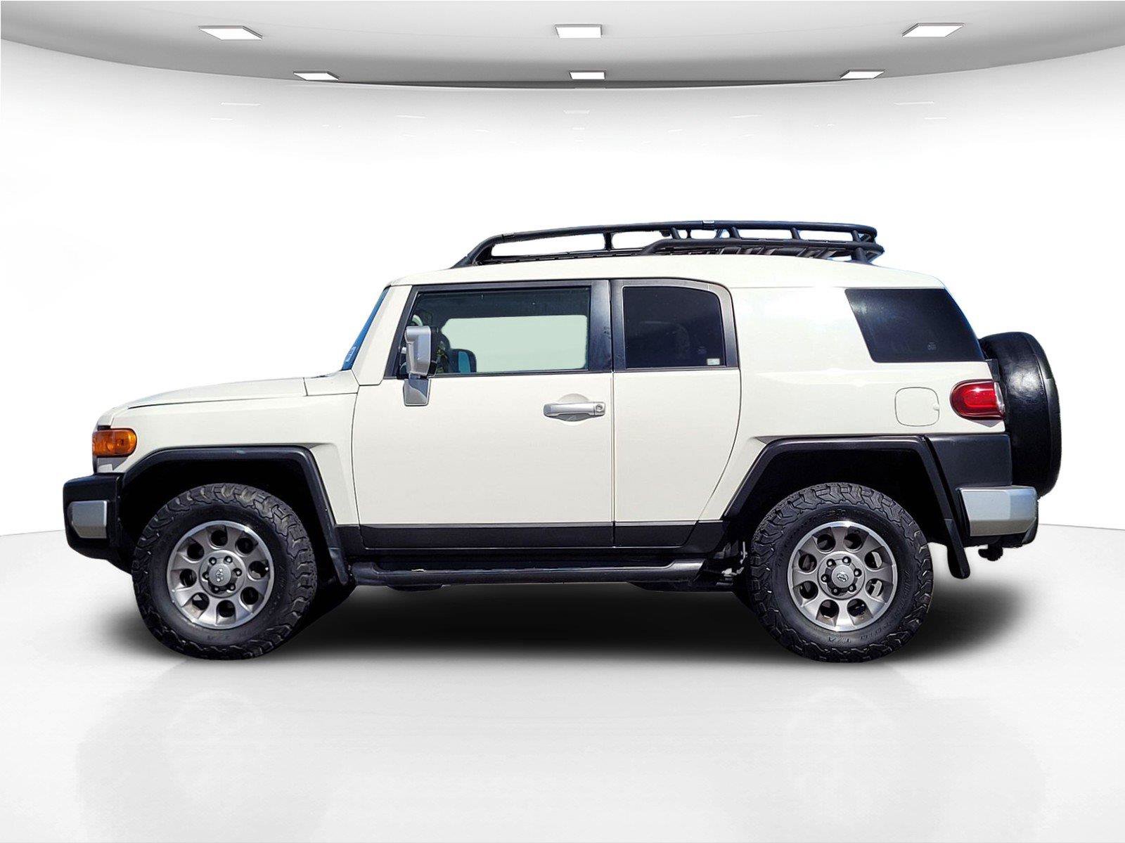 Used 2012 Toyota FJ Cruiser 4WD w/ Upgrade Pkg image 9