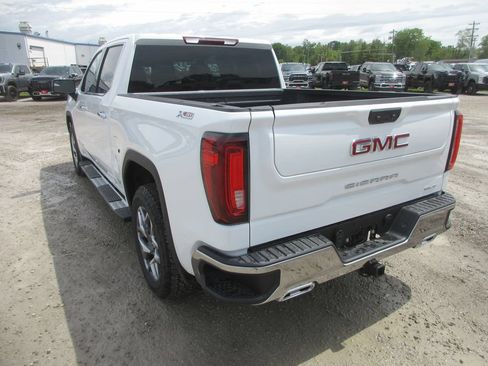 New 2026 GMC Sierra 1500 SLT w/ SLT Premium Package AWD/4WD image 10