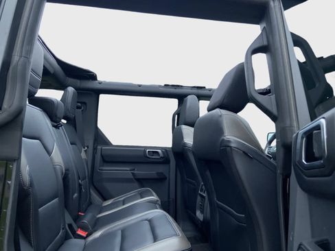 Used 2025 Ford Bronco Outer Banks AWD/4WD image 22