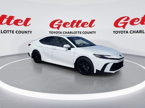 Used 2026 Toyota Camry SE image 2