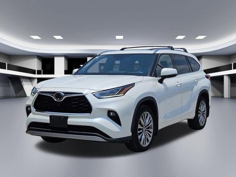 Used 2020 Toyota Highlander Platinum AWD/4WD image 8