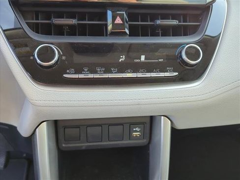 Used 2022 Toyota Corolla Cross L image 21