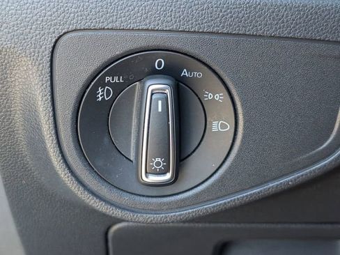 Used 2019 Volkswagen Atlas SE FWD image 24