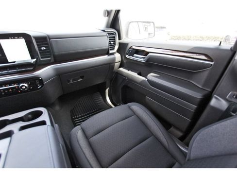 Used 2025 GMC Sierra 1500 Elevation w/ X31 Off-Road Package AWD/4WD image 11