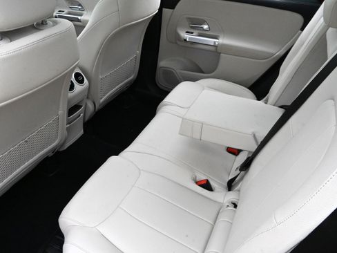Used 2024 Mercedes-Benz GLB 250 image 13