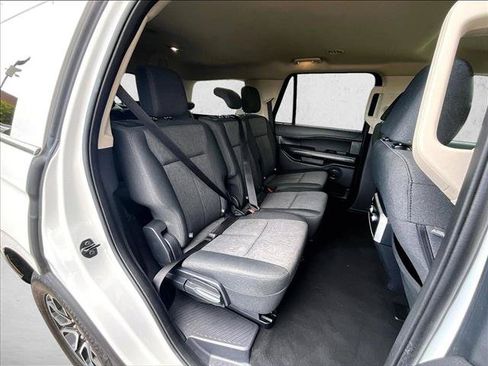 Used 2024 Ford Expedition XLT RWD image 26