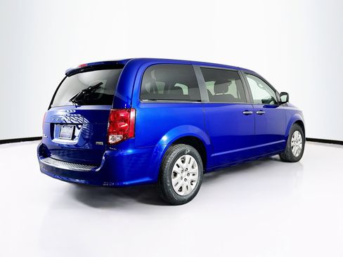 Used 2019 Dodge Grand Caravan SE w/ UConnect Hands-Free Group image 9