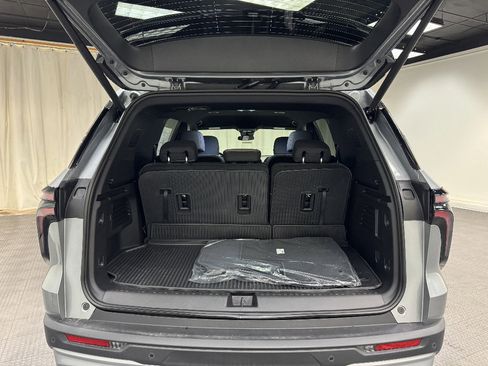 New 2026 Chevrolet Traverse LT w/ LPO, Floor Liner Package image 12