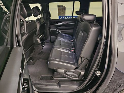 Used 2023 Jeep Wagoneer L 4WD image 27