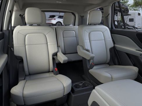 New 2026 Lincoln Aviator Reserve image 11