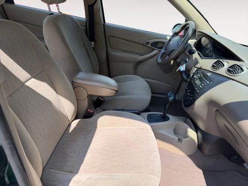Used 2000 Ford Focus SE FWD image 11