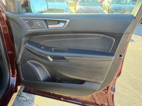 Used 2021 Ford Edge Titanium image 14