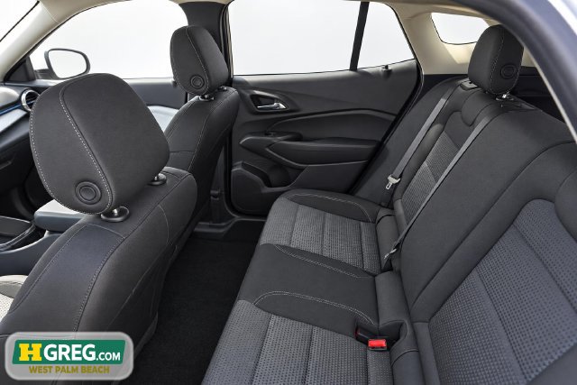 Used 2026 Chevrolet Trax LT FWD image 12