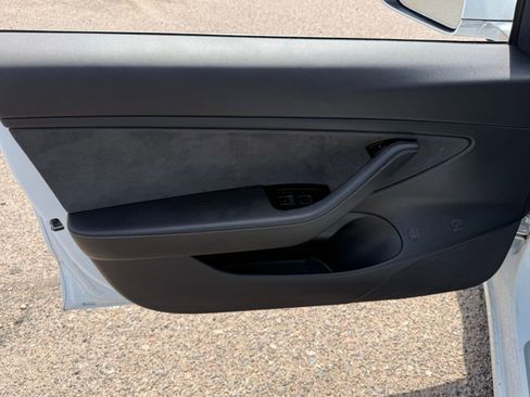 Used 2019 Tesla Model 3 Standard Range image 15