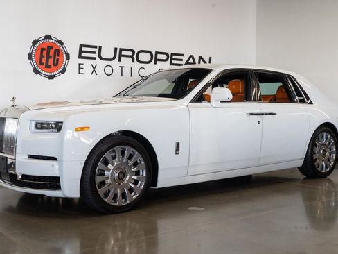 Used 2022 Rolls-Royce Phantom w/ The Phantom Package image 39