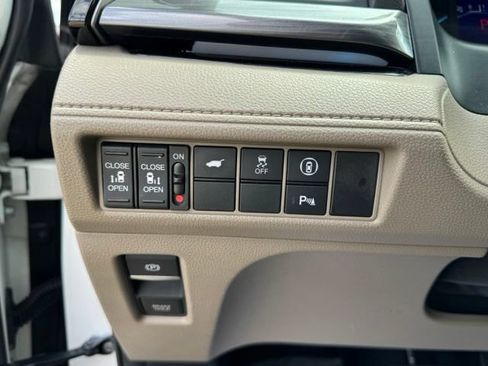 Used 2023 Honda Odyssey Elite image 22