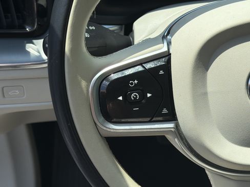 Certified 2023 Volvo XC60 B5 Core w/ Climate Package AWD/4WD image 19