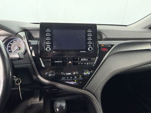 Used 2022 Toyota Camry SE FWD image 21