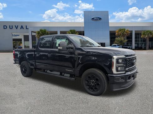 New 2025 Ford F250 Lariat w/ Black Appearance Package image 2