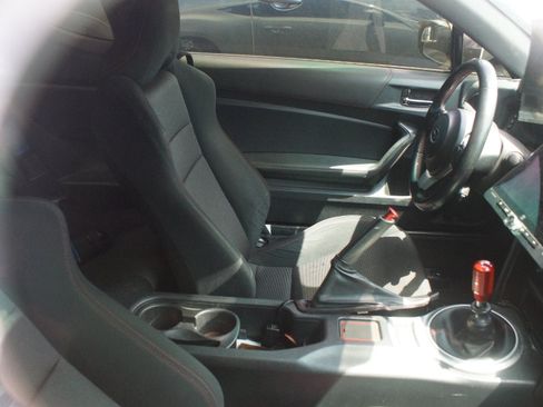 Used 2018 Subaru BRZ Premium w/ Popular Package #3 RWD image 4