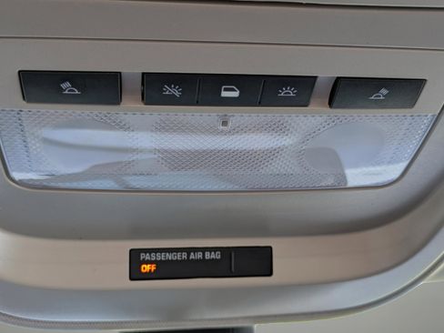 Used 2022 Chevrolet Colorado Z71 w/ Safety Package image 23