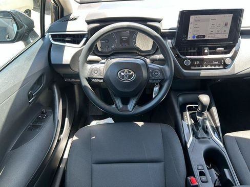 Used 2025 Toyota Corolla LE FWD image 9