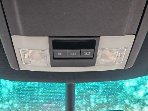 Used 2016 Ford Explorer XLT w/ Equipment Group 202A AWD/4WD image 37