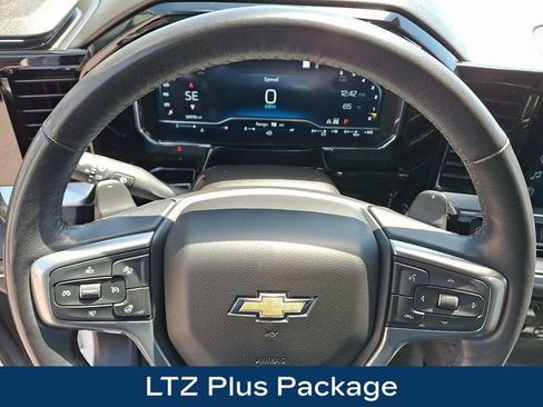 Used 2023 Chevrolet Silverado 1500 LTZ AWD/4WD image 4