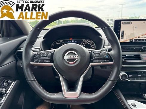 Used 2023 Nissan Altima 2.0 SR FWD image 11