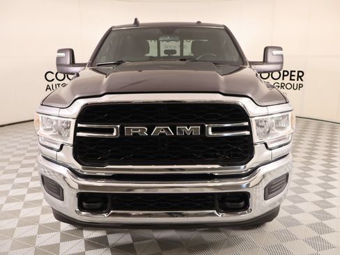 Used 2024 RAM 2500 Tradesman w/ Chrome Appearance Group AWD/4WD image 8