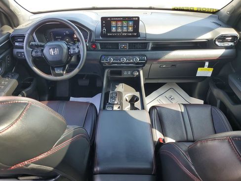 Used 2025 Honda Pilot Black Edition image 12