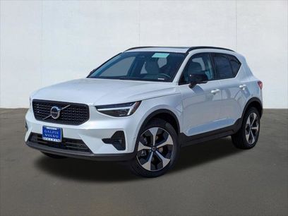 New 2026 Volvo XC40 B5 Plus w/ Protection Package Premier