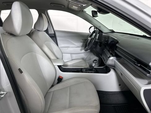 Used 2025 Hyundai Kona SEL AWD/4WD image 29