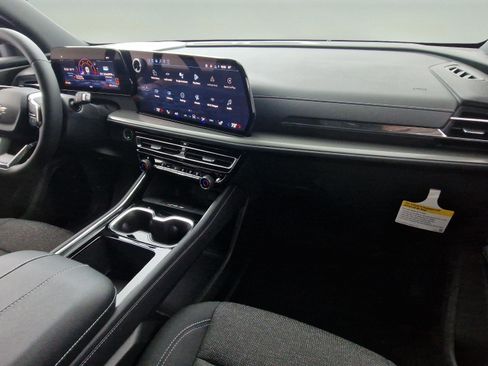 New 2026 Chevrolet Traverse LT w/ Driver Confidence Package image 30