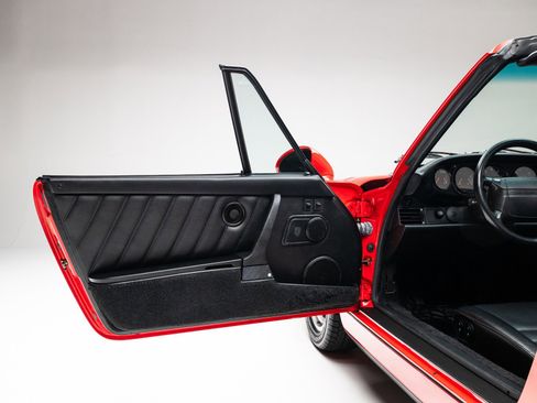 Used 1993 Porsche 911 Carrera image 18