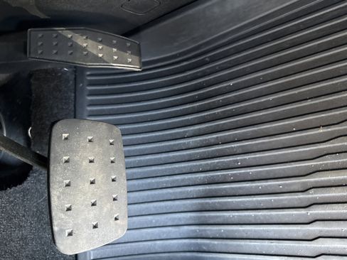 Certified 2024 Chevrolet Traverse RS image 28