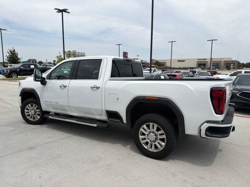 Used 2023 GMC Sierra 2500 Denali AWD/4WD image 3