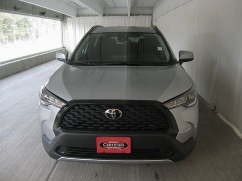 Certified 2022 Toyota Corolla Cross LE w/ Moonroof Package image 4