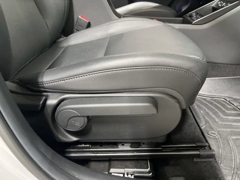 Used 2024 Hyundai Kona Limited AWD/4WD image 34