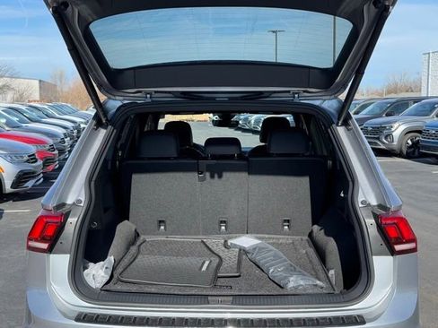New 2024 Volkswagen Tiguan SE R-Line image 13
