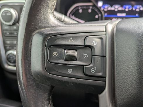 Used 2022 GMC Sierra 3500 Denali w/ Denali Black Diamond Edition image 17