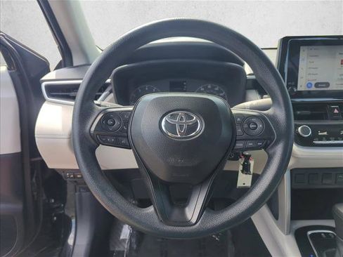 Used 2024 Toyota Corolla Cross L AWD/4WD image 10