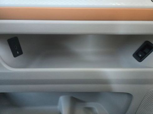 Used 2025 Volkswagen ID. Buzz 1st Edition image 39