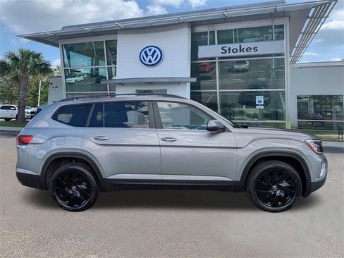New 2026 Volkswagen Atlas SE image 3